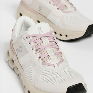 On Cloudrunner 2 Sneakers in Mauve